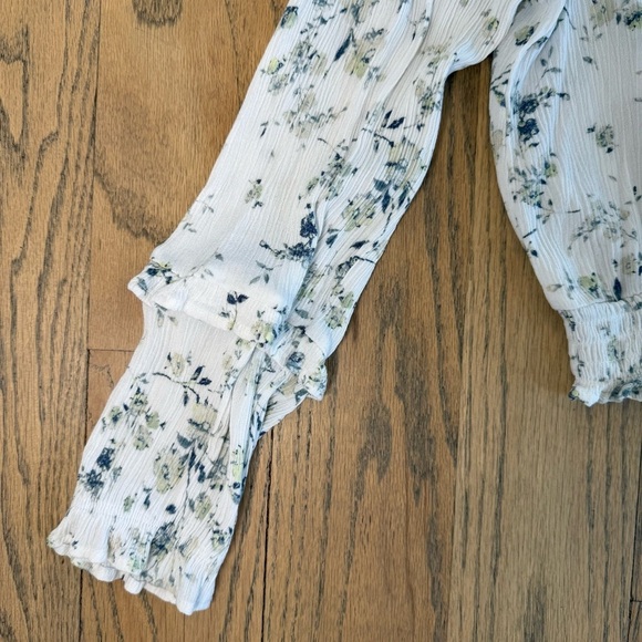 Wallflower Floral White Smocked Cropped Women's Long Sleeve Blouse Top Medium - Picture 7 of 12